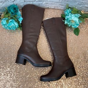 CLARKS Hollis Moon Brown Leather Boots 9M